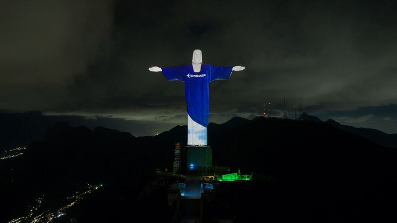 Embraer Lights Up Christ the Redeemer Ahead of IATA AGM