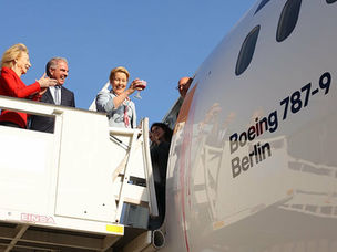It's Berlin! Lufthansa Christens First Boeing 787 Dreamliner