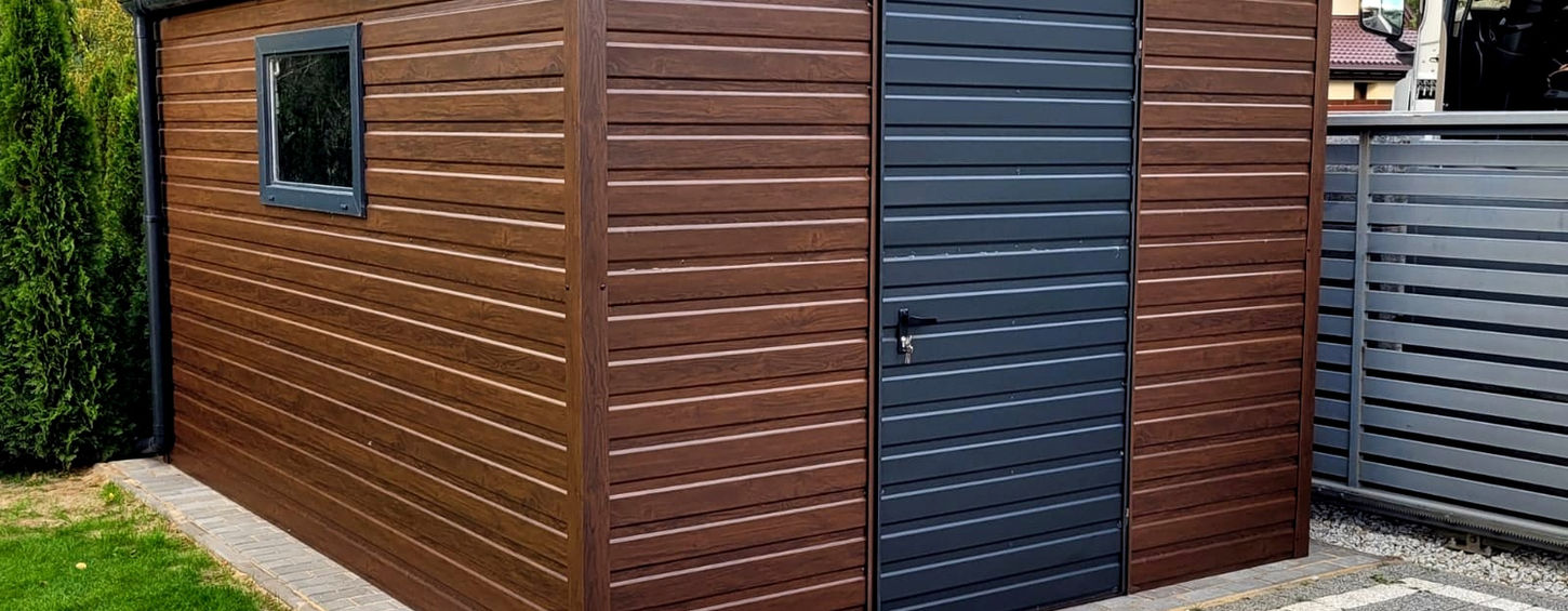 Gartenhaus 3x3 m Holzoptik mit Tür und Fenster – HortoGarage.