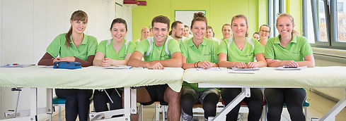 Schuelergruppe_DS-MUC-PT_DD7022_web_MEDIUM.jpeg