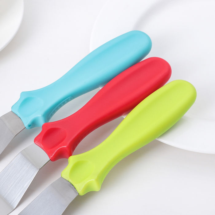 Миниатюра: Лопатка-палетка с пластиковой ручкой, изогнутая, 27 см, цвет МИКС