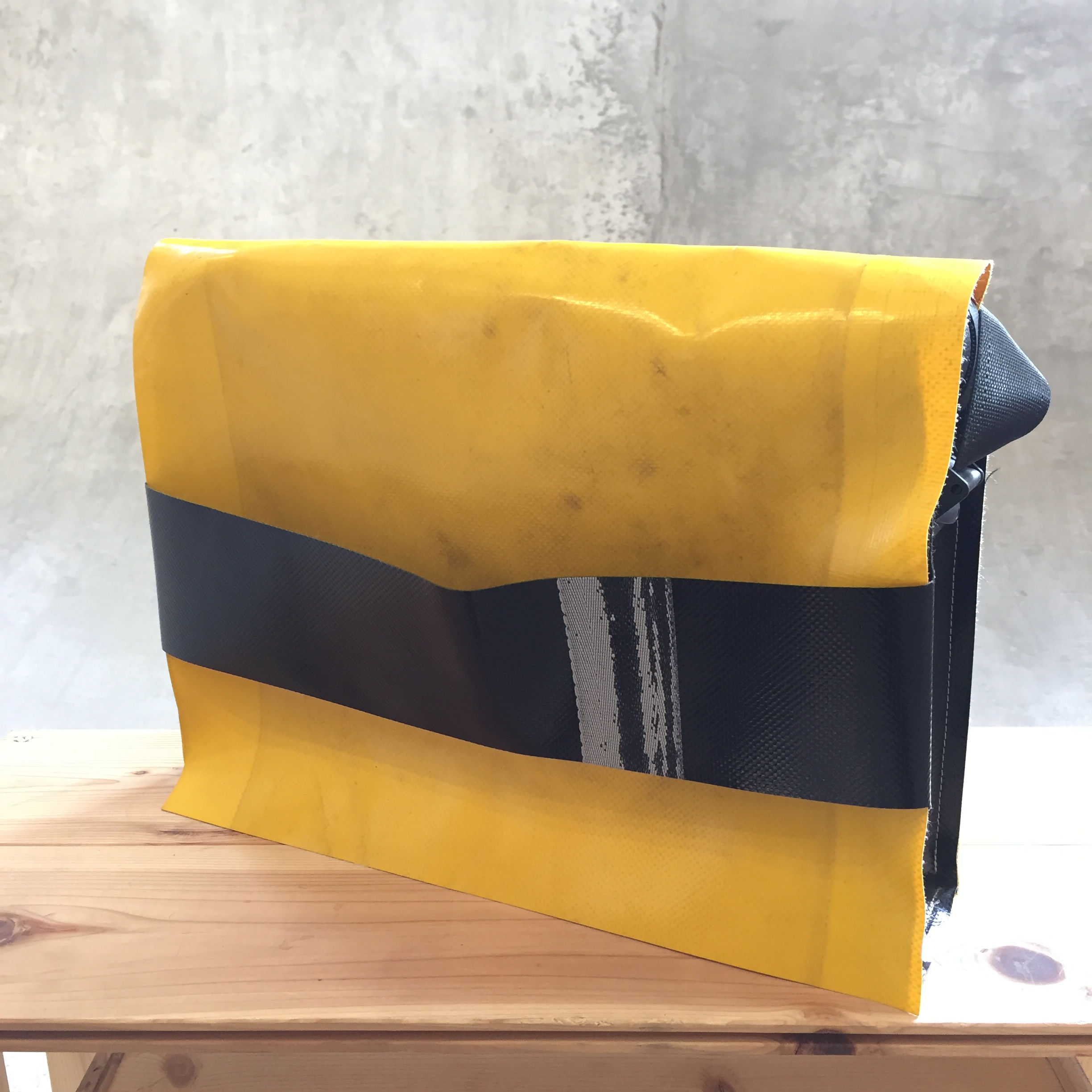 FAHRER GANOVE メッセンジャーバッグ