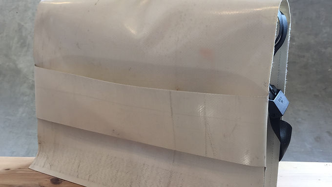 FAHRER GANOVE メッセンジャーバッグ