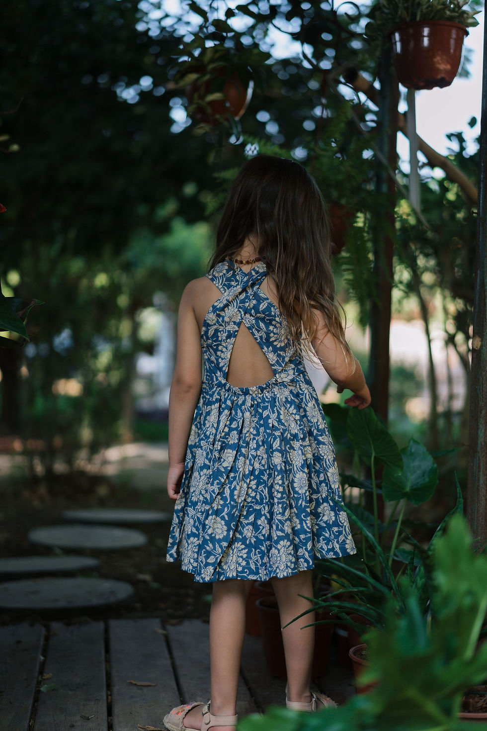 תמונה ממוזערת: שמלת ילדות פרחים-לוטוס כחול