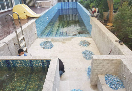 รับปูกระเบื้องสระว่ายน้ำ