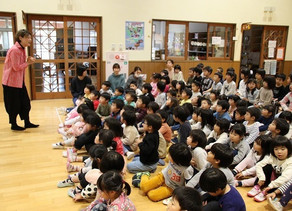 杉原こども園での読み聞かせ会