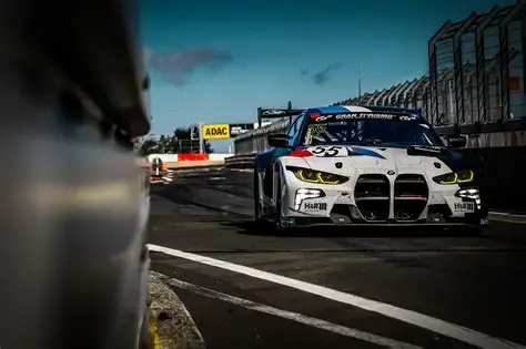 BMW GT3 entering the pits