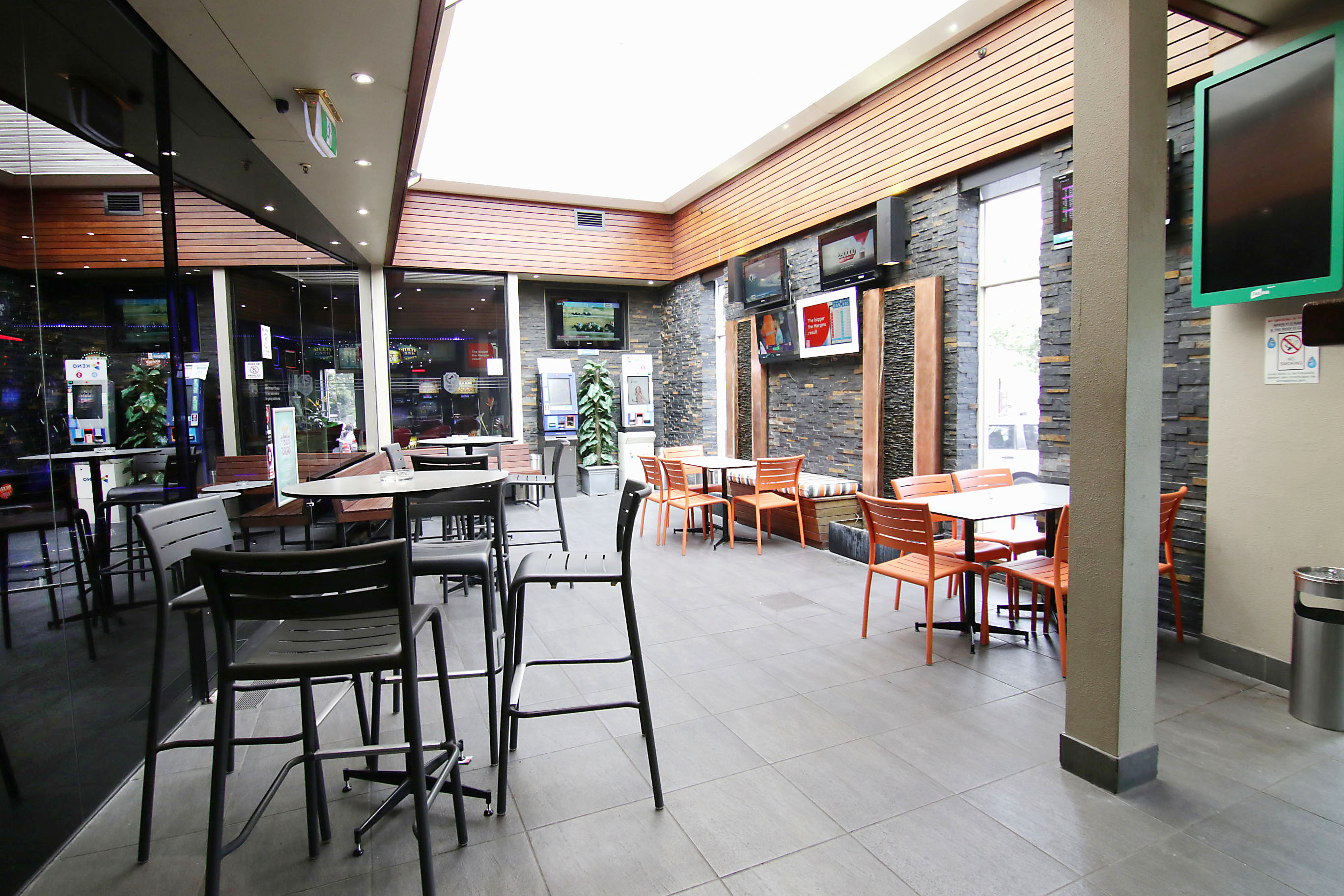 Newmarket Tavern DRINK EAT BET WIN