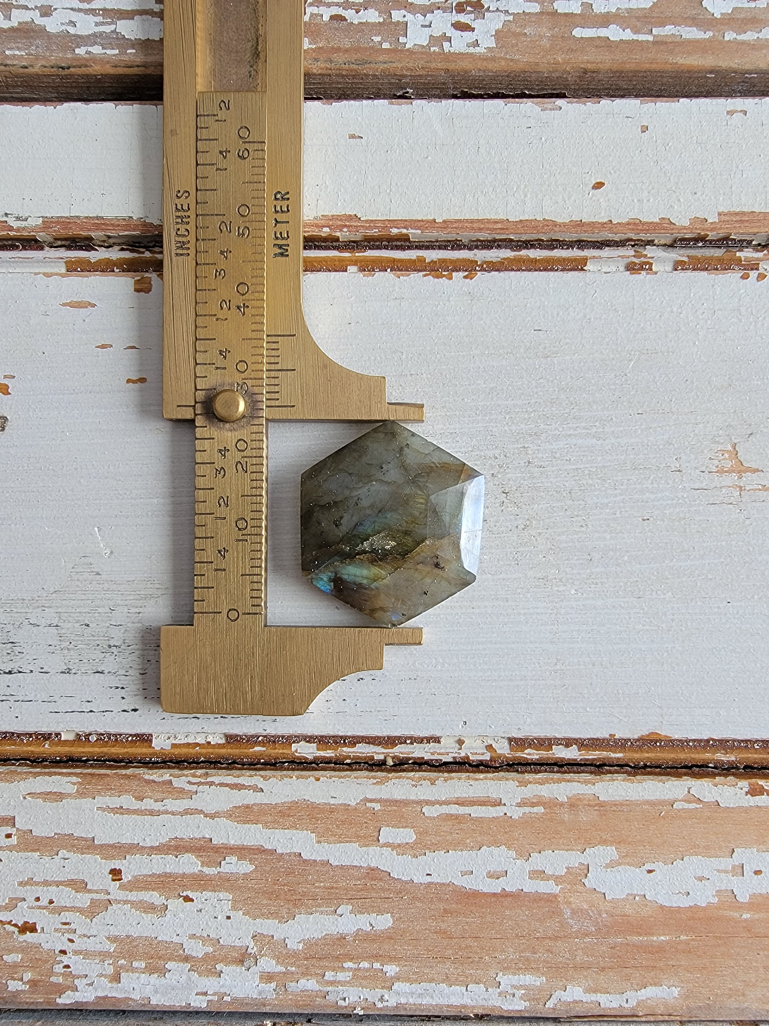 A59 Labradorite