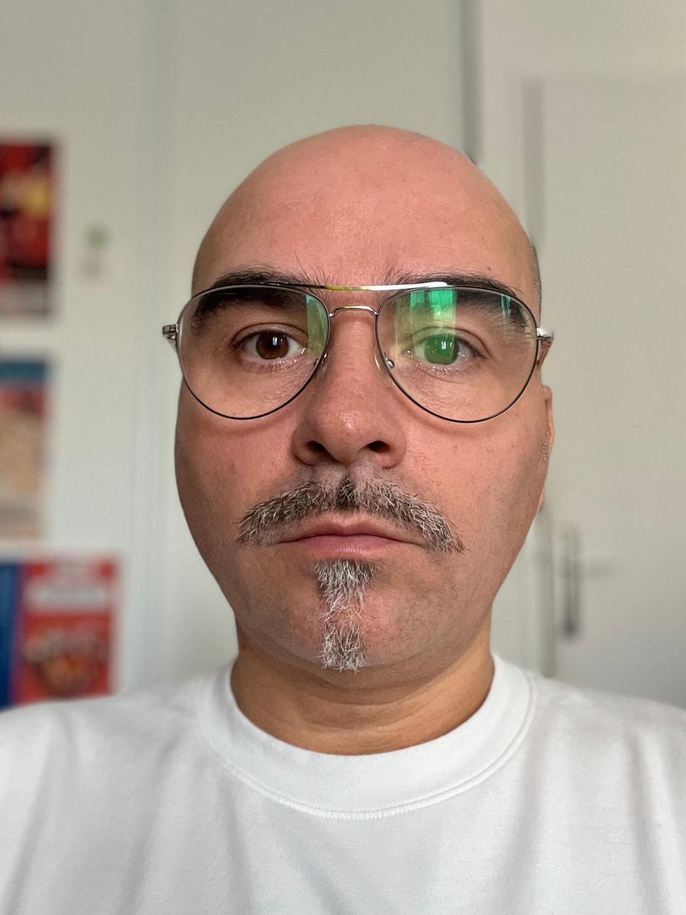 Homme populaire selfie