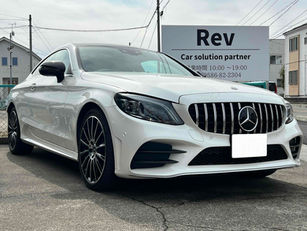 【メルセデス・ベンツ Cクーペ パナメリカーナグリル交換】