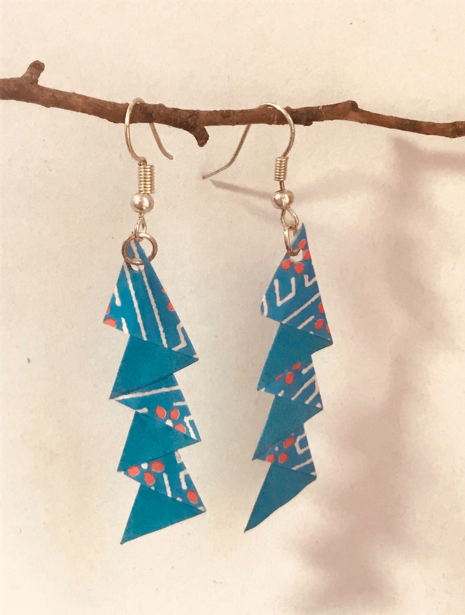 Long stairs paper earrings