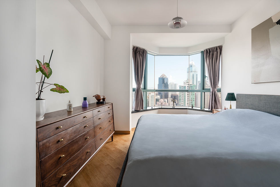 Mid-century modern bedroom in Hong Kong