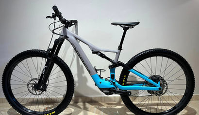 ORBEA RISE H30 2022 à vendre. Orbea rise vue de coté composants
