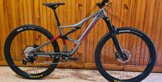 ORBEA OCCAM
H30 Gris/Rouge 2023 à vendre. Orbea vue de face composants