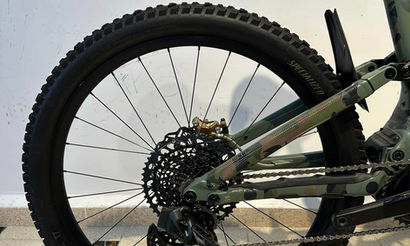 Specialized Turbo Levo Comp Alloy couleur Verte sauge/Gris froid/Noir à vendre. Specialized vue des composants