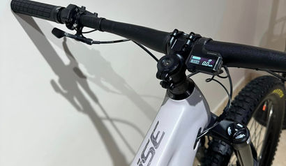 ORBEA RISE H30 2022 à vendre. Orbea rise vue de coté composants