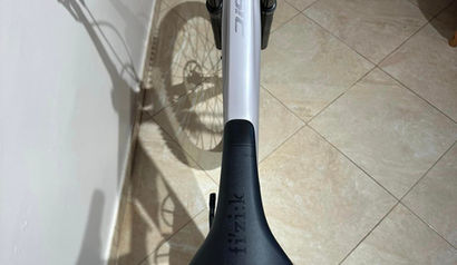ORBEA RISE H30 2022 à vendre. Orbea rise vue de coté composants