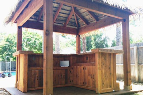 handcrafted outdoor bar for poolside parties made in frisco texas by My Thatch Roof