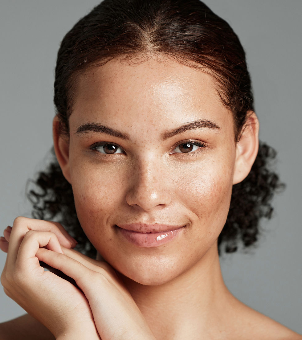 Ein Frauengesicht im beauty Kontext Hautpflege