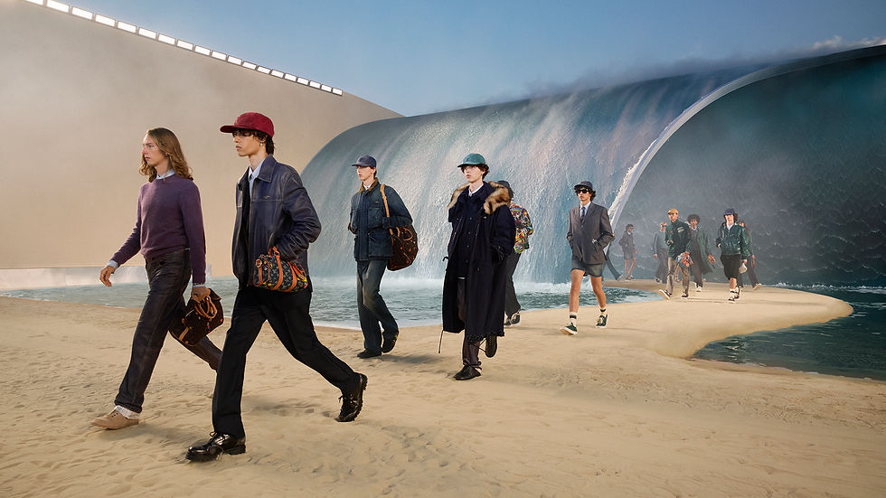 LOUIS_VUITTON_MENS_SPRING_SUMMER_-_EMPTY_SET_-_FINALE_1.jpg