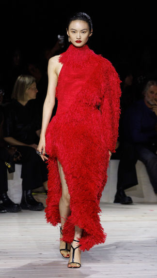 Alexander McQueen Spring Summer 2024 Collection. Paris, 30 September 2023