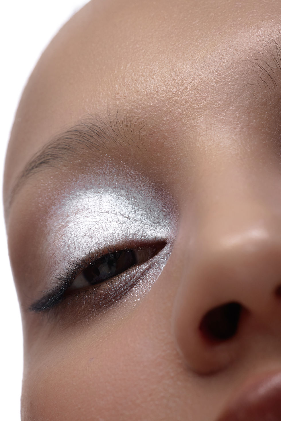 5ELEVEN Beauty Editorial Online with Gleirys Caraballo by Marta Skovro. Makeup by Virginia Vera using Victoria Beckham Beauty. MAC Cosmetics, Glossier, Danessa Myrics, Fenty Beauty and Armani