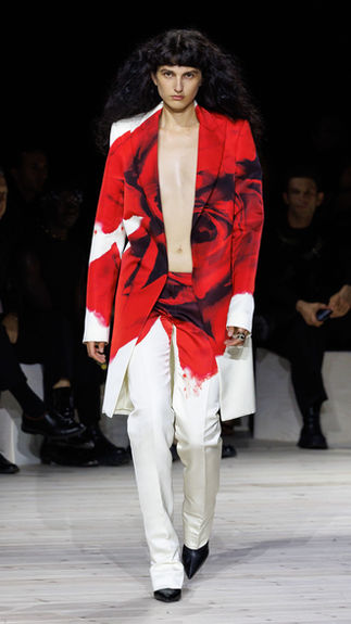 Alexander McQueen Spring Summer 2024 Collection. Paris, 30 September 2023