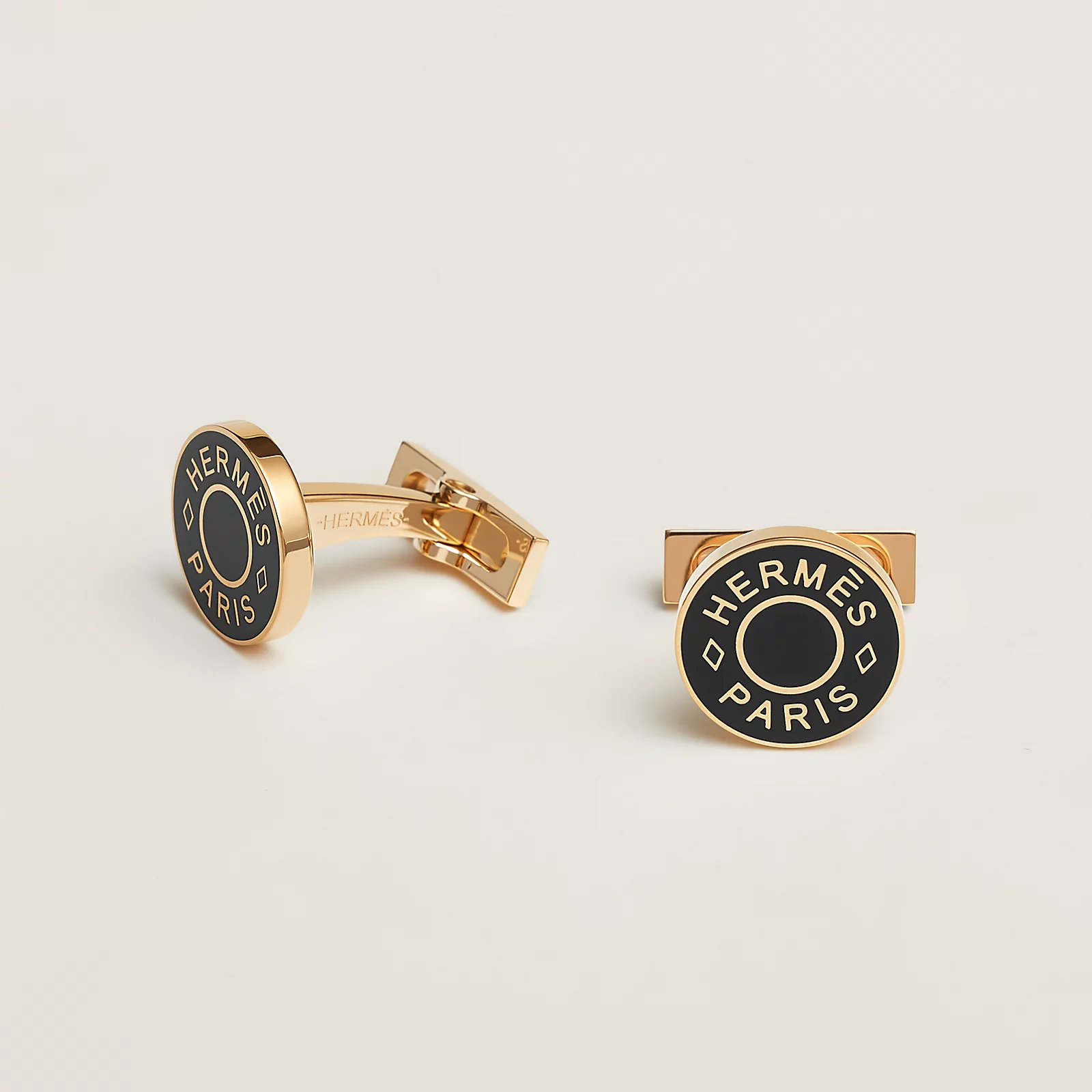 5ELEVEN Magazine Gift Guide Fathers Day Special with Leica, Fendi, Vilebrequin, CHANEL watches, Etro, Messika jewellery, Sunspel, Hermes, Louis Vuitton, Celine, Gisada perfume and Tom Ford. Destinations, Hotels and Restaurants