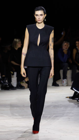Alexander McQueen Spring Summer 2024 Collection. Paris, 30 September 2023