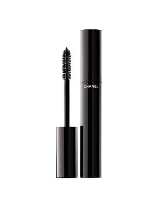 Interview with Makeup Artist Mary Greenwell for The Britannia & Éire Issue 5ELEVEN Magazine. CHANEL Beauty