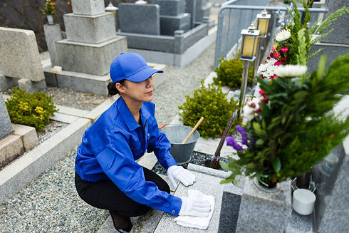 Cleaning of gravestone