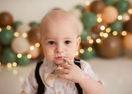 themed cake smash photographers, themed cake smash photographers near me, smash and splash photographers near me, one year birthday photographer near me, one year old pictures, first birthday photographerLebanon pennsylvania cake smash photographer