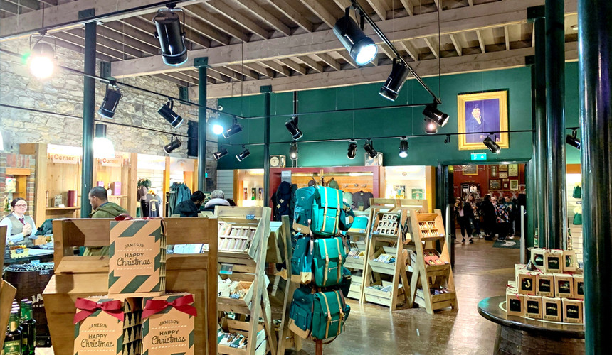 Gift shop Jameson Midleton, Jameson Midleton Distillery Ireland, Jameson Whiskey, Whiskey Distillery and museum