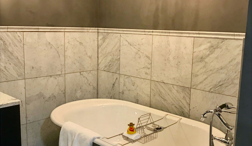 Chandelier bathroom, The Boudoir Room, Pioneer Woman Boarding House Hotel, Pawhuska, Oklahoma