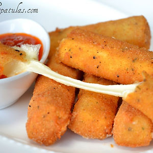 Mozzarella Sticks (6 pc)