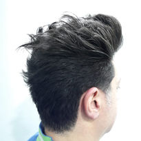 Get professional barbershop service with Abu Dhabi's top barbers. Experience the convenience of getting a hair cut from the comfort of your own home.
Book now and get a great cut!