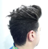 Get professional barbershop service with Abu Dhabi's top barbers. Experience the convenience of getting a hair cut from the comfort of your own home.

 Book now and get a great cut!