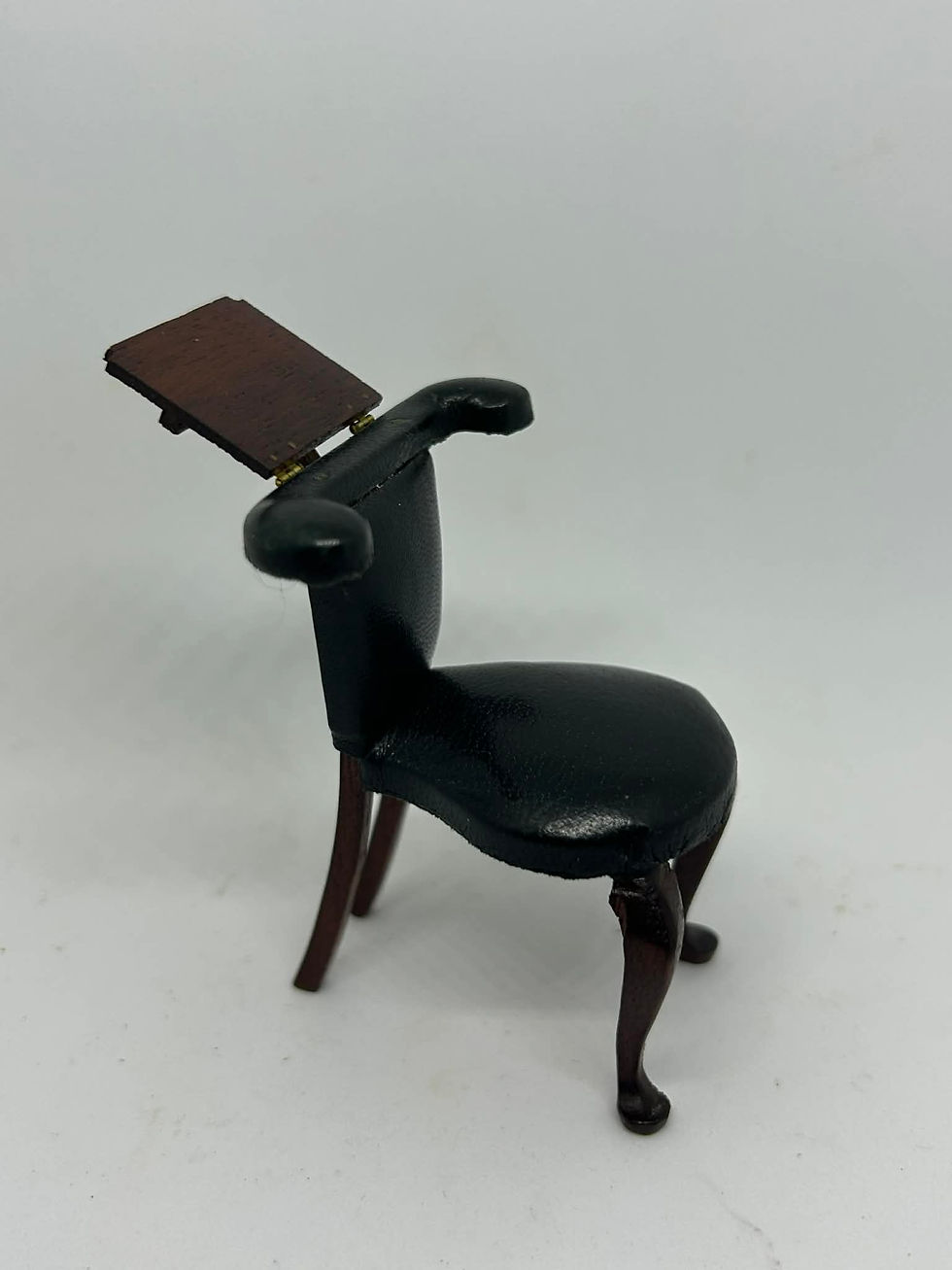 Thumbnail: Artisan Library chair