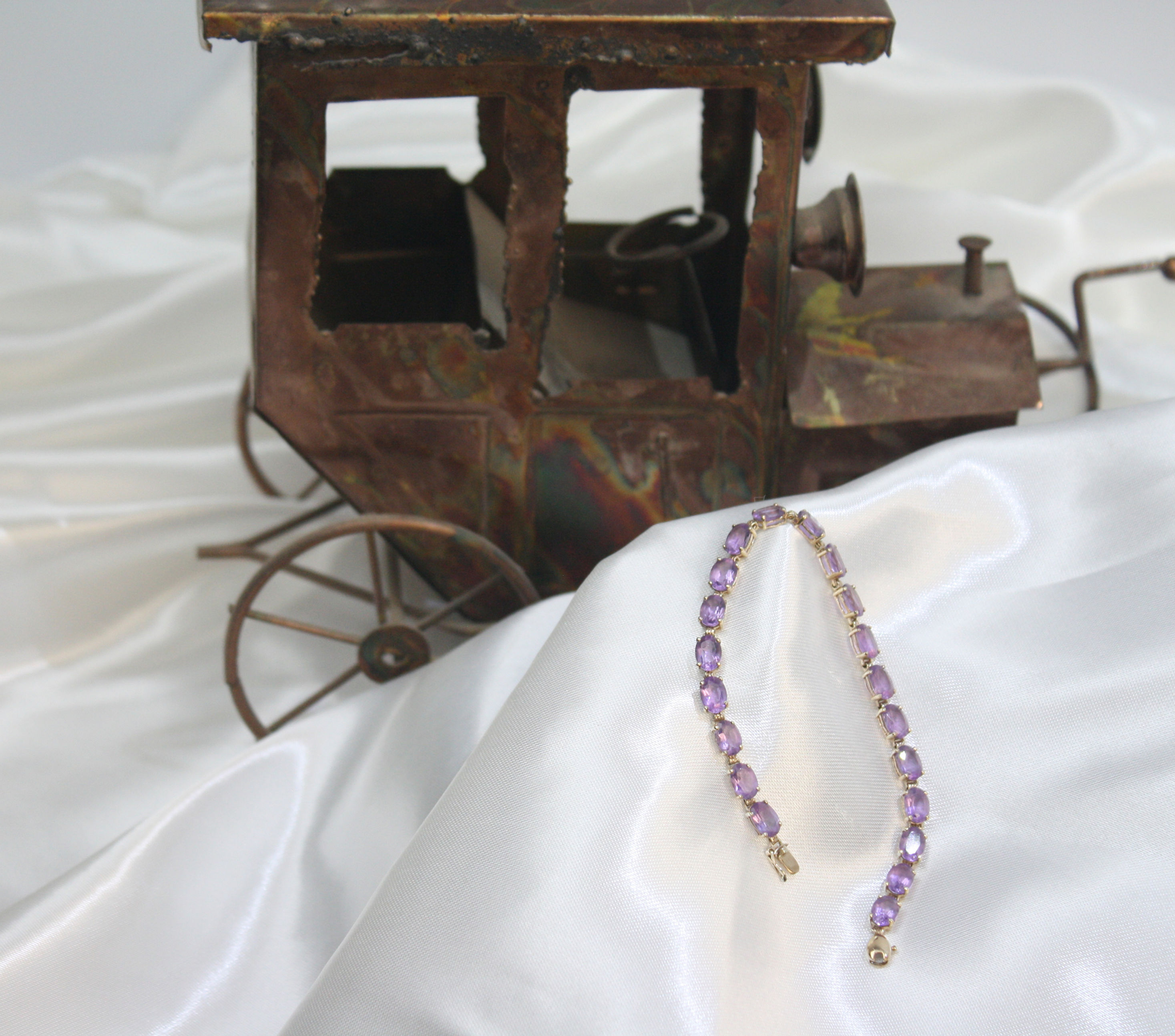 Timeless Elegance – 10k Gold Amethyst Bracelet 7grm