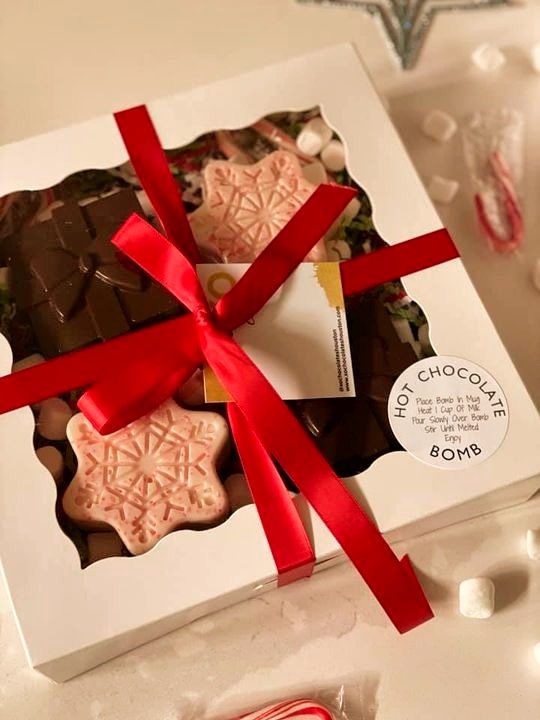 CHRISTMAS SHAPED HOT CHOCOLATE BOMB BOX OF FOUR (VARIETY FLAVOR)