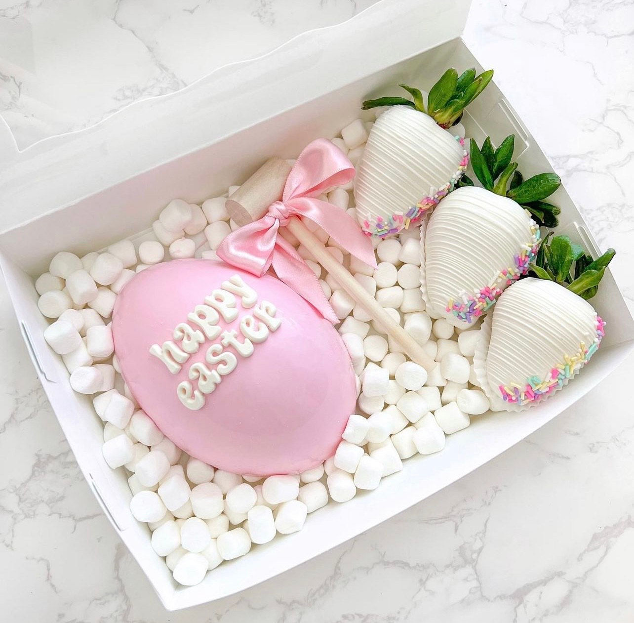 BREAKABLE EASTER EGG WITH BERRIES