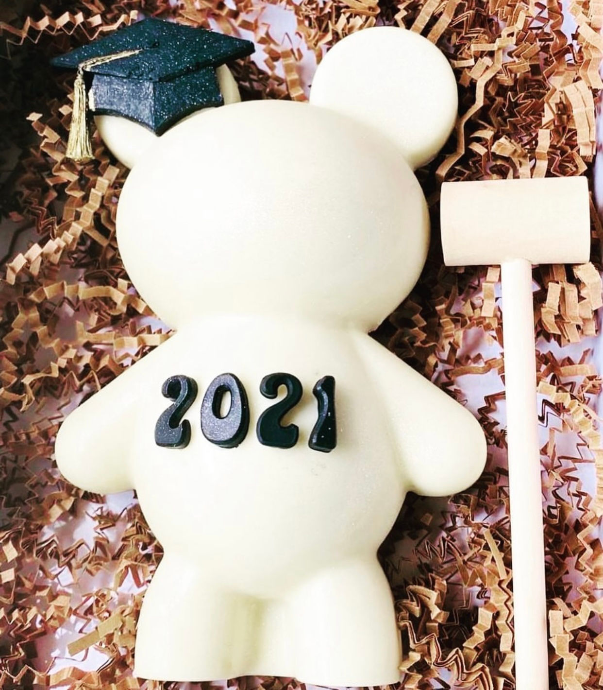 GRAD BREAKABLE CHOCOLATE BEAR
