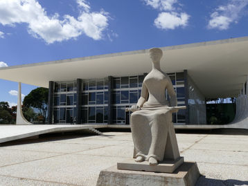 Sindicato contra demissões sem justa causa em empresas públicas