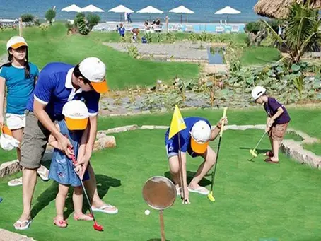 9+ những lợi ích cho trẻ em học golf từ nhỏ cha mẹ nên biết