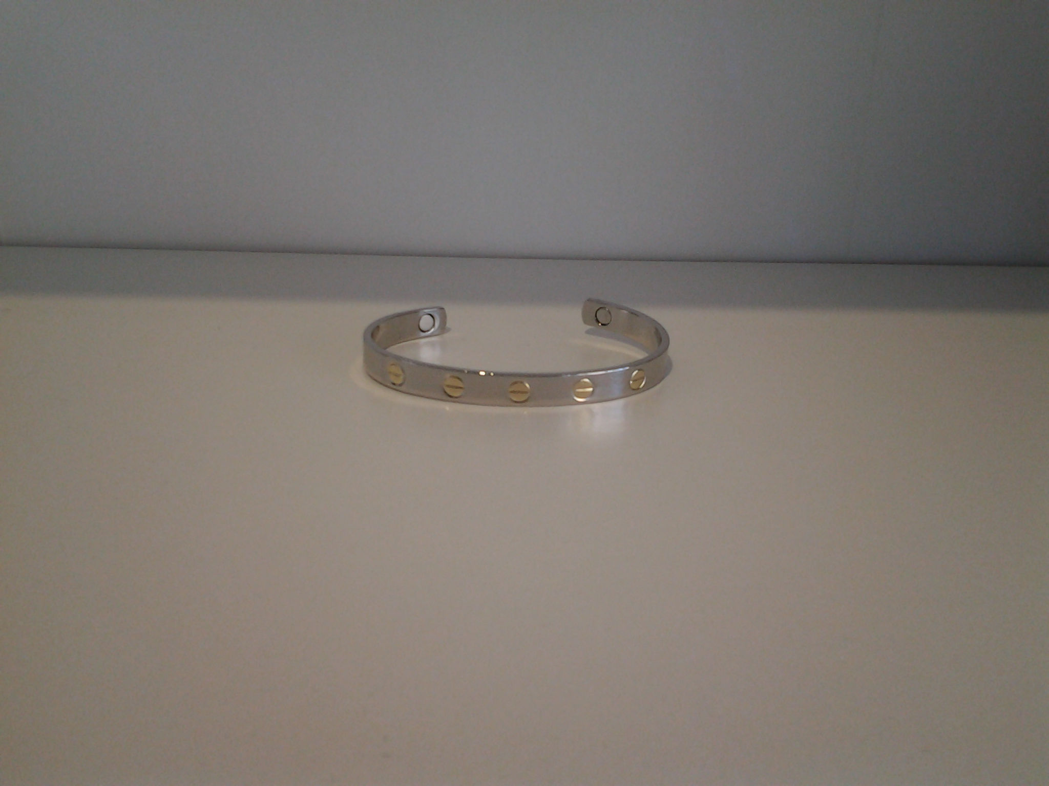 magnetic bangle
