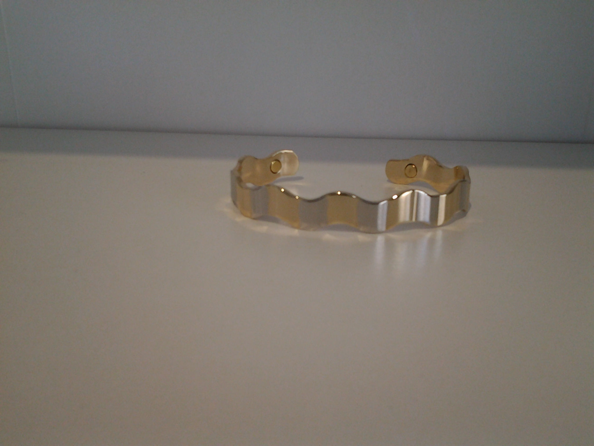 magnetic bangle