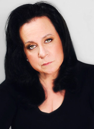 laura-rene-marks-trueman-manager-movie-props-hollywood-laur-actress-portrait2.jpg
