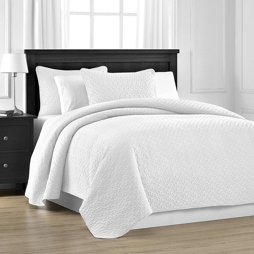 Oversized coverlet for King & Queen Beds