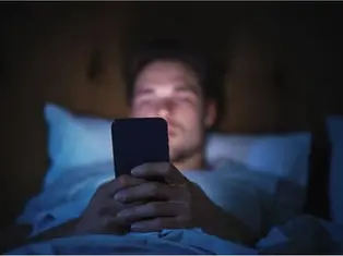 O hábito ‘inofensivo’ que você repete todos os dias e que pode estar sabotando sua saúde mental - Foto reprodução